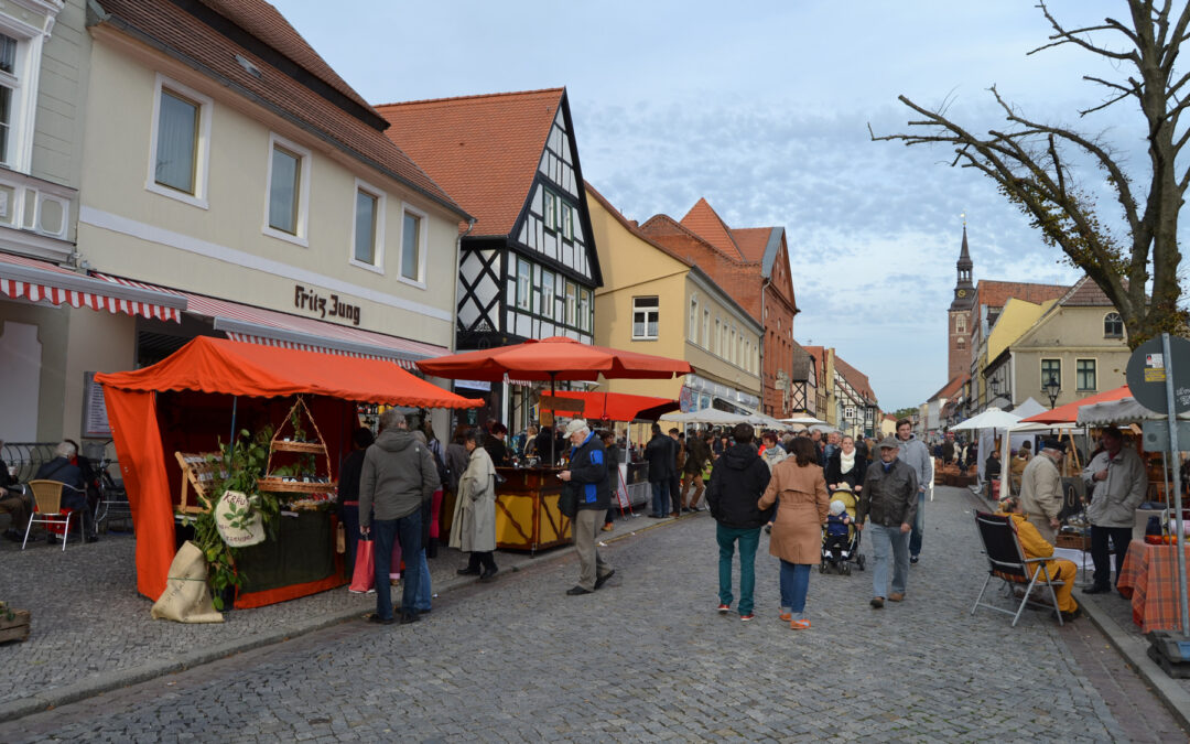 Tangermünder Weihnachtsmarkt und Offene Höfe