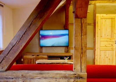 Wohnbereich mit Smart-TV